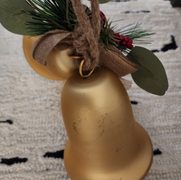 Ashland large gold bell hanger for decor - Picture 4 of 6
